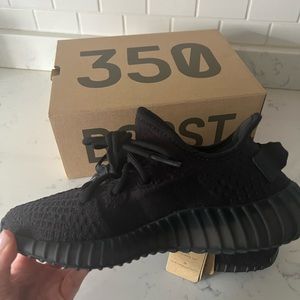 Yeezy 350 V2